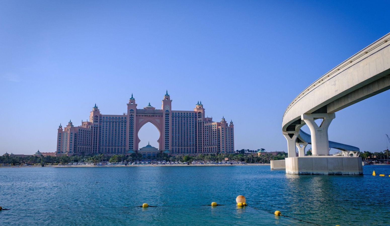 semana santa 2026 familia con niños dubai